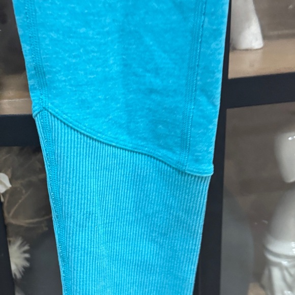 ALO Leggings Alosoft Lounge Bright Aqua Heather high waisted workout ribbed - Picture 5 of 10